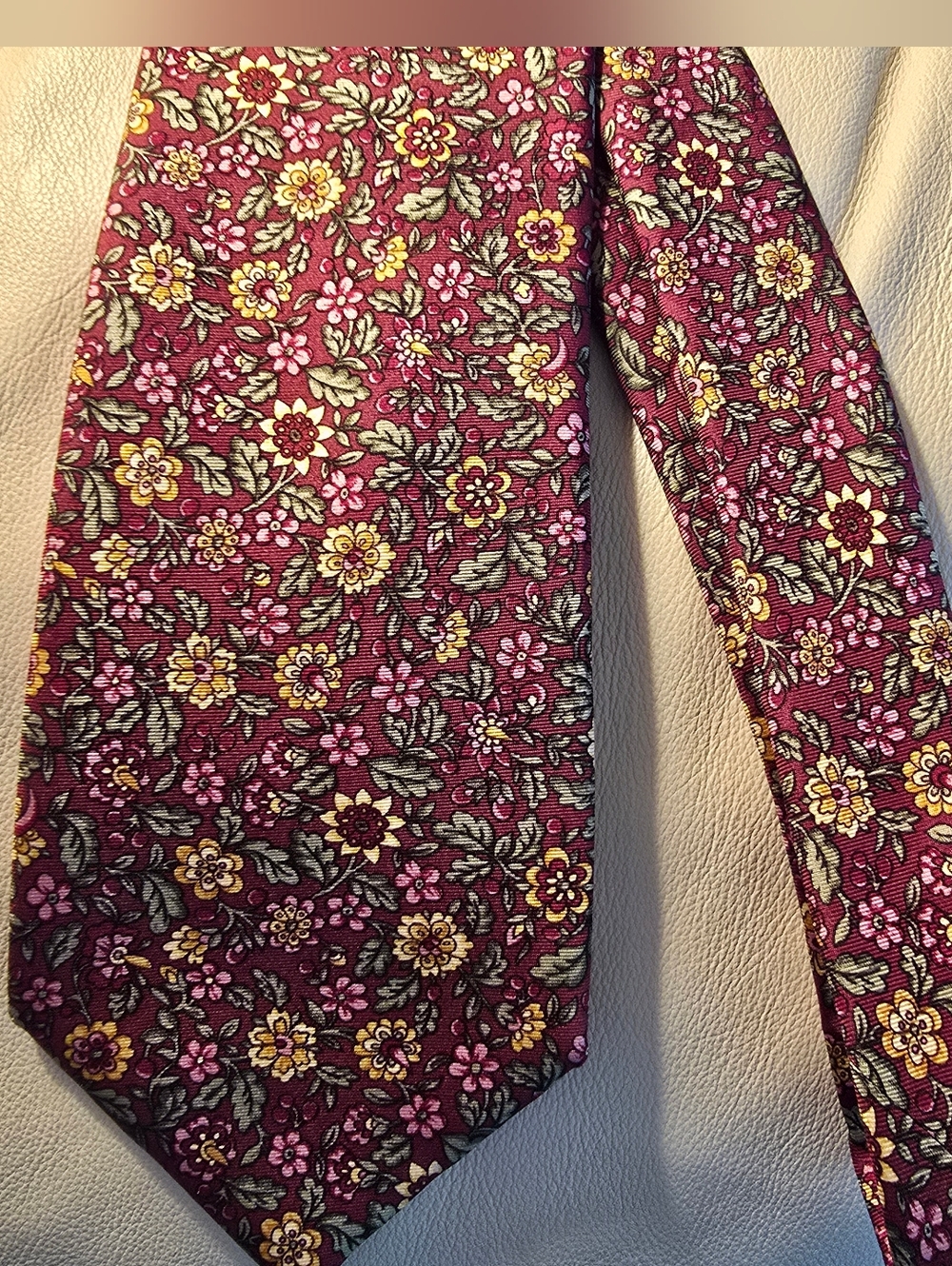 The Metropolitan Museum Of Art The Met MMA Men's Burgundy Floral Silk Necktie